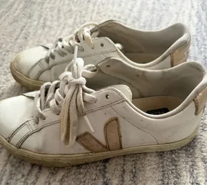 Gold VEJA Sneakers thumbnail 1