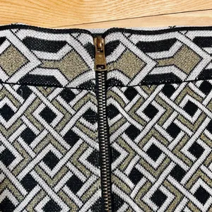 PARKER Gold Black White Metallic Knit Zip Back Pencil Skirt Sz M thumbnail 4
