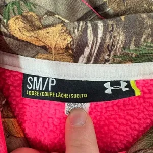 Under Armour Women's‎ Size Small Hooded Sweatshirt Neon Pink Real Tree Camo Logo thumbnail 4