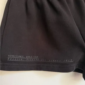 Beyonce Renaissance Tour 2023 Thique‎ Spell Out Cotton Fleece Black Shorts S thumbnail 3