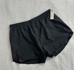 Anthropologie layered running shorts thumbnail 3