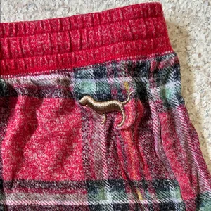 PINK Victoria's Secret Red Plaid Athletic Shorts thumbnail 3