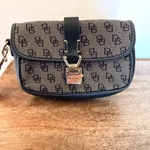 Dooney & Bourke Signature DB Wristlet Black Jacquard Y2K Logo Lock Clutch Preppy thumbnail 8
