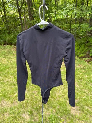 Aritzia Babaton Mock Neck Bodysuit Size Small thumbnail 3