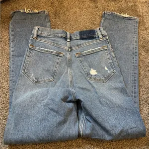 Abercrombie & Fitch 90’s High Rise Jeans thumbnail 3