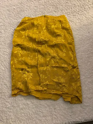 NWOT Zara ruffled jacquard midi skirt in yellow. Size Medium thumbnail 5
