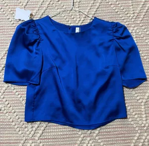 Blue Silk Boutique top thumbnail 1