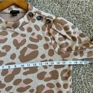 Ann Taylor Factory Crew Neck Cream Pink Animal Print Sweater Sweatshirt Medium thumbnail 5