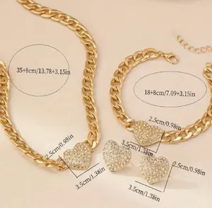 Sparkling Gold Heart Jewelry Set thumbnail 3