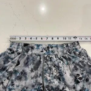 Lululemon Hotty Hot‎ Low Rise Shorts Size 8 thumbnail 7
