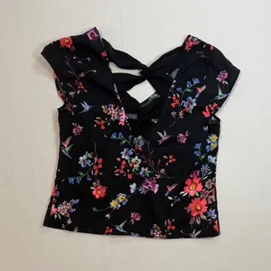 Express Black Multicolor Floral Women's Blouse thumbnail 2