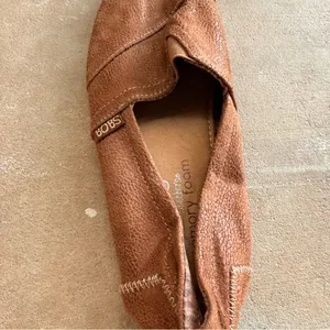 Skechers Tan Leather Loafers thumbnail 5