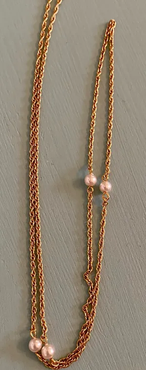 Vintage gold Avon necklace with pearls! Never worn, beautiful necklace! thumbnail 1
