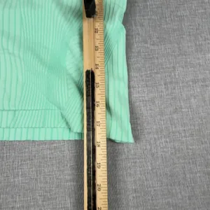Lululemon Tank Top Womens Small Green Cropped Built-In Bra Moisture Wicking Yoga thumbnail 2
