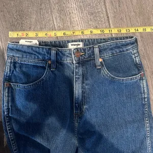 Wrangler Blue Straight Leg Women's Jeans new with tags Wrangler Mom Straight thumbnail 5
