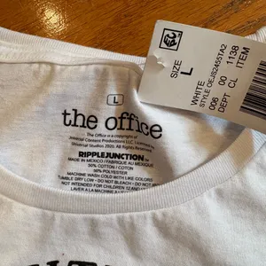 Ripple Junction NWT Schrute Farms Graphic Tee – The Office Parody Shirt thumbnail 2