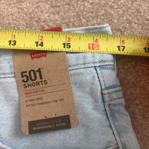 Levis 501 Original‎ High Rise Jean Shorts Light Wash Embroidered Flower 32 NEW thumbnail 6