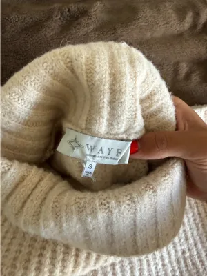 sweater White thumbnail 2