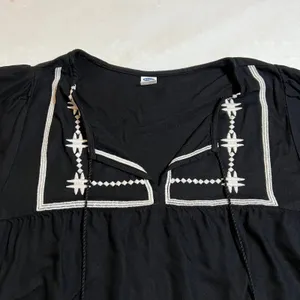 Old Navy Split Neck Embroidered Boho Blouse Size S Boho Peasant Festival Casual thumbnail 5