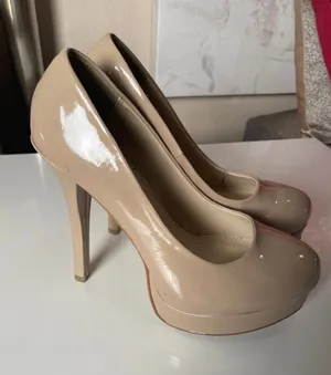 Chinese Laundry WOW Cream rounded toe Platform Pumps/Heels thumbnail 1