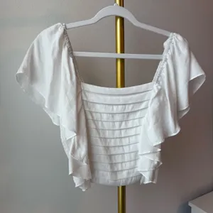 DO+BE White Top Ruffle thumbnail 1