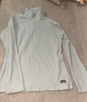 Patagonia women’s zip up thumbnail 1