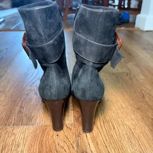 Theory Black Suede Ankle Boots Brown Buckle Stacked Heel Made in Italy Size 7.5 thumbnail 5