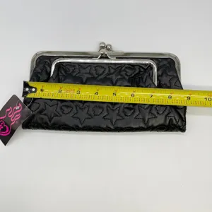 Y2K Torrid Kisslock Wallet Black Quilted Star Heart McBling Punk Mall Goth 2000s thumbnail 7