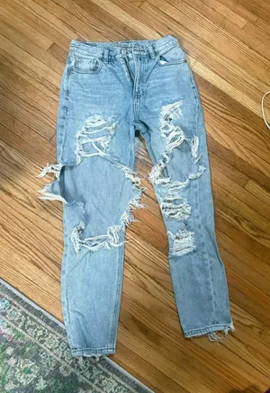 Ripped American Eagle Jeans thumbnail 1