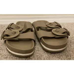 Time & Tru Double Buckle EVA Slide Sandals Taupe Women's Size 7 thumbnail 3