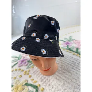 Alice + Olivia Daisy Floral Bucket Hat Black‎ White Stacey Bendet Sun Hat thumbnail 3
