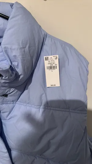 Old Navy Puffer Vest thumbnail 3