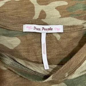 Free People Camo Print Relaxed Tee Size Large thumbnail 3