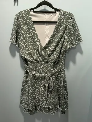 Emerald Sundae Mini Dress Sage Green 9 Boho Dalmatian‎ Print Casual Summer thumbnail 1