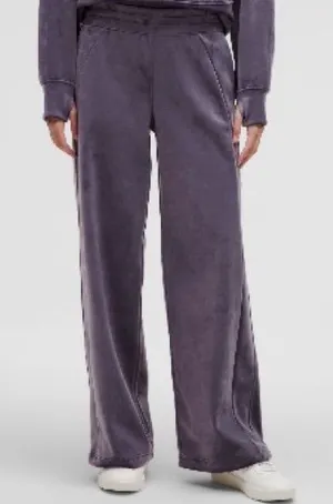 Lululemon Scuba Mid Rise Wide Leg Pant Sz M NWOT thumbnail 1