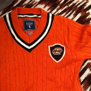Oklahoma State University OSU Preppy Cable Knit Chunky V-Neck Sweater Collegiate Long Sleeve Orange White Sz L Measurement in pics thumbnail 2
