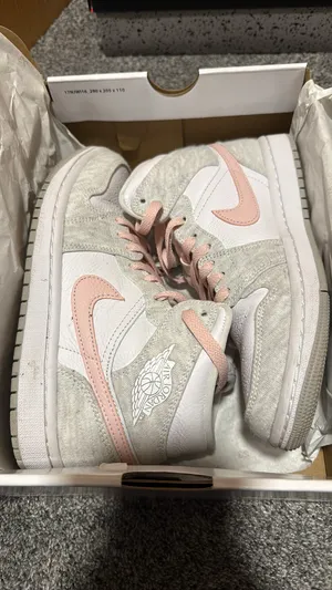 Air Jordan 1 Mid SE Lt Iron Ore/Atmosphere White thumbnail 1