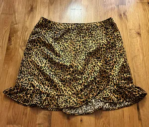 Vestique Cheetah Print Mini Skirt thumbnail 1
