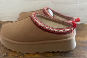Womens Suede Hard Sole Fleece Lined Tan Size 10 Cozy FUR PLATFORM SLIPPERS thumbnail 1