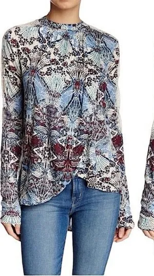 ✨FREE PEOPLE: New World Snow Lace Split Fly Away Top✨ thumbnail 1