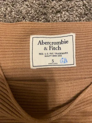 Abercrombie & Fitch long sleeve sweater thumbnail 2