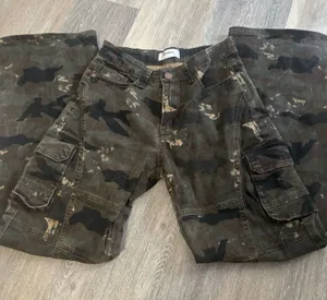 Women’s pants thumbnail 1