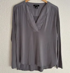 White House | Black Market Gray Blouse V Neck Medium Long Sleeve Minimalist Rayon Office Capsule thumbnail 1