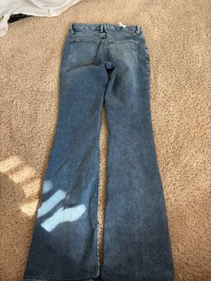 Good American Jeans thumbnail 2