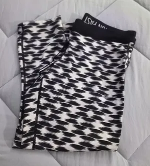 Nike Capri Leggins thumbnail 1