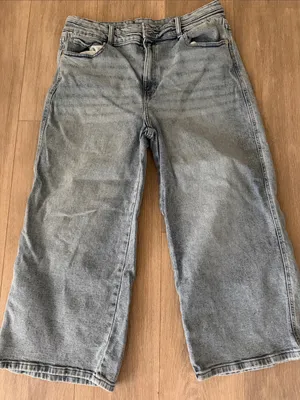 Michael Kors Relaxed Cropped Wide-Leg Jeans in Light Denim Wash thumbnail 1