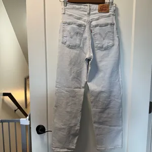Levi's Ribcage Straight Ankle Jean Light Wash Distress High Waist Button‎ Fly 26 thumbnail 6