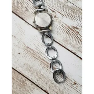 Collezio Ladies Watch Silver Tone (Not Working/Untested/For Spares & Repair) thumbnail 4