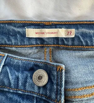 Levi’s Wedgie Straight Jeans thumbnail 5