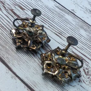 Vintage Screw On Earrings - Purple Gems and Faux Pearls - Poor Condition thumbnail 11
